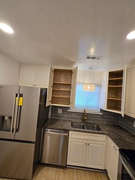 Building Photo - 2515 Arkansas Ave