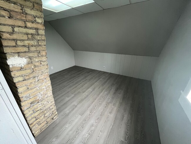 Building Photo - 2901 S 43rd