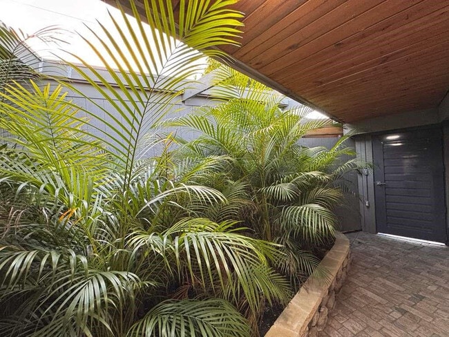 Building Photo - 3350 Powerline Rd