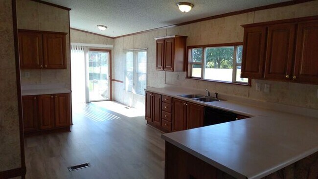 Building Photo - 1234 Lavender Rd