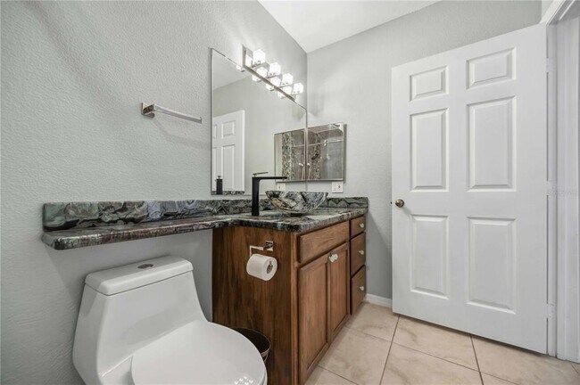 Building Photo - 2950 Viscaya Pl