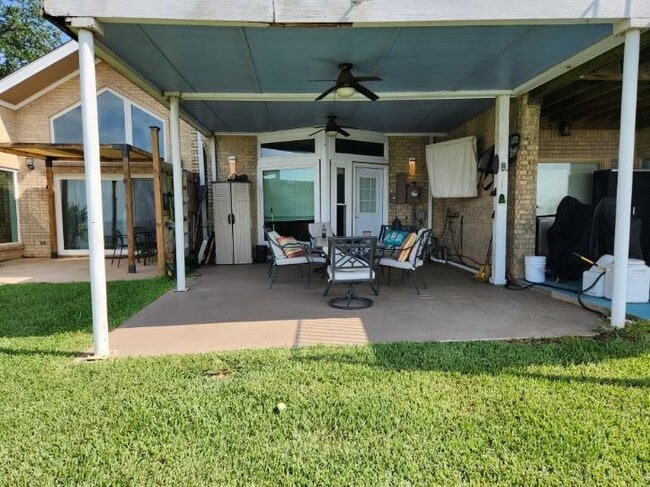 Building Photo - 2110 Gunwale Cir