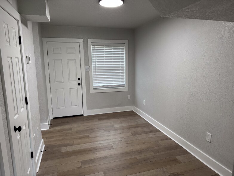 Building Photo - 5130 Dandy Ct