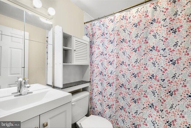 Building Photo - 234 Bainbridge St