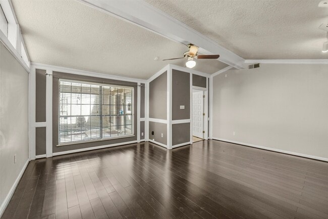 Building Photo - 5147 Beechnut St