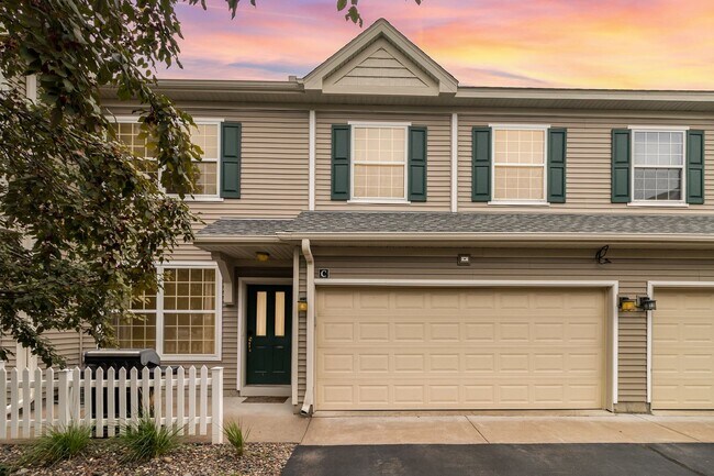 Primary Photo - 2 Bed | 2 Bath in The Lakes of Blaine