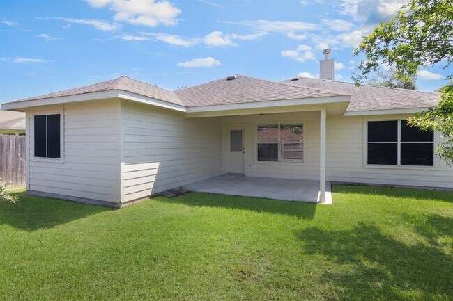Building Photo - 32350 Cross Spring Park Ln
