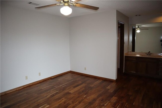 Building Photo - 4809 Timberline Dr