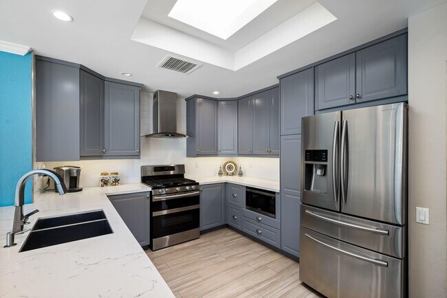 Building Photo - 77 Colgate Dr