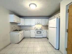 Building Photo - 6 Mclean Pl