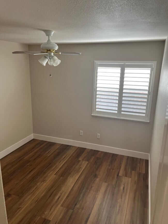 Building Photo - 3367 Chapelle Dr