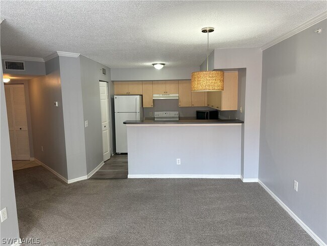 Building Photo - 8735 River Homes Lane