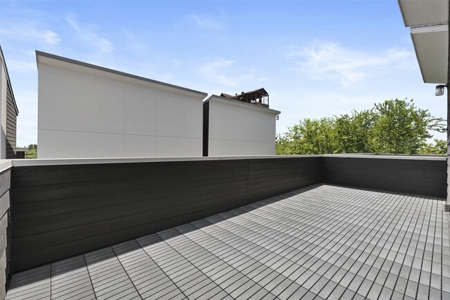Building Photo - 513 Schweikhardt St