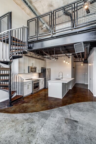 Building Photo - 3110 Thomas Ave