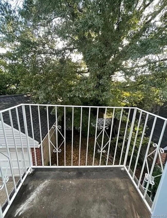 Building Photo - 109-32 197th St