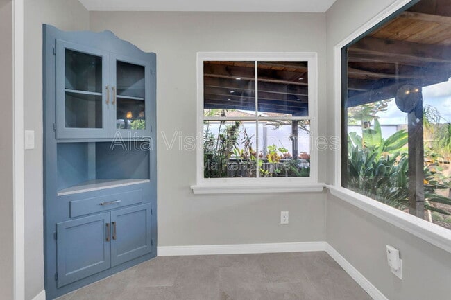 Building Photo - 4865 Lucille Pl