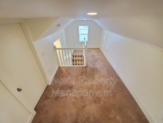 Building Photo - 6315 Knapp St NE