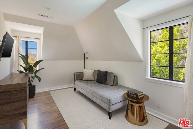 Building Photo - 10350 W Sunset Blvd