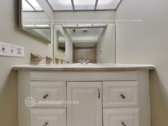 Building Photo - 8702 Wolf Den Trail