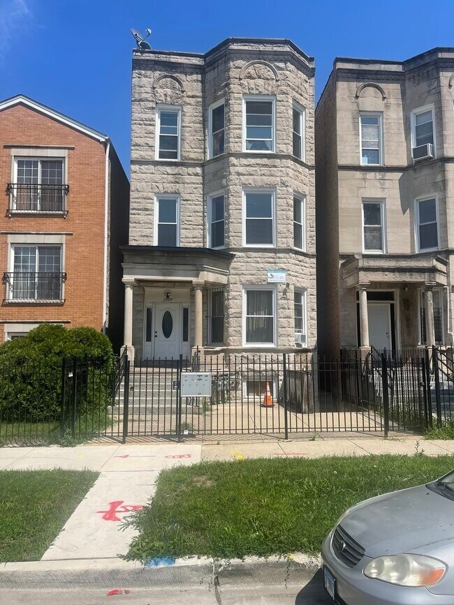 Primary Photo - 1909 S Spaulding Ave