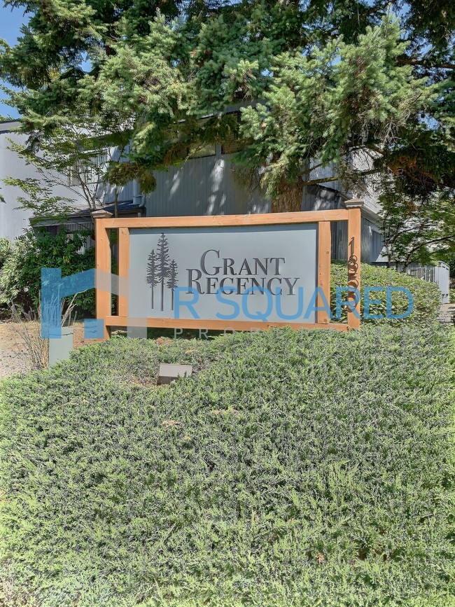 Building Photo - 1850 Grant Ave S