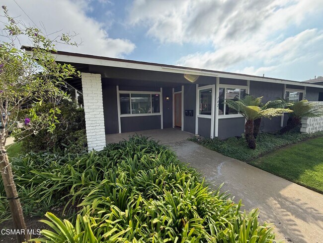 Primary Photo - 102 W Alta Green