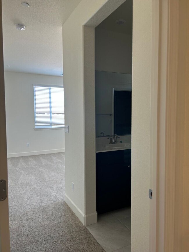 Building Photo - NEW HOME