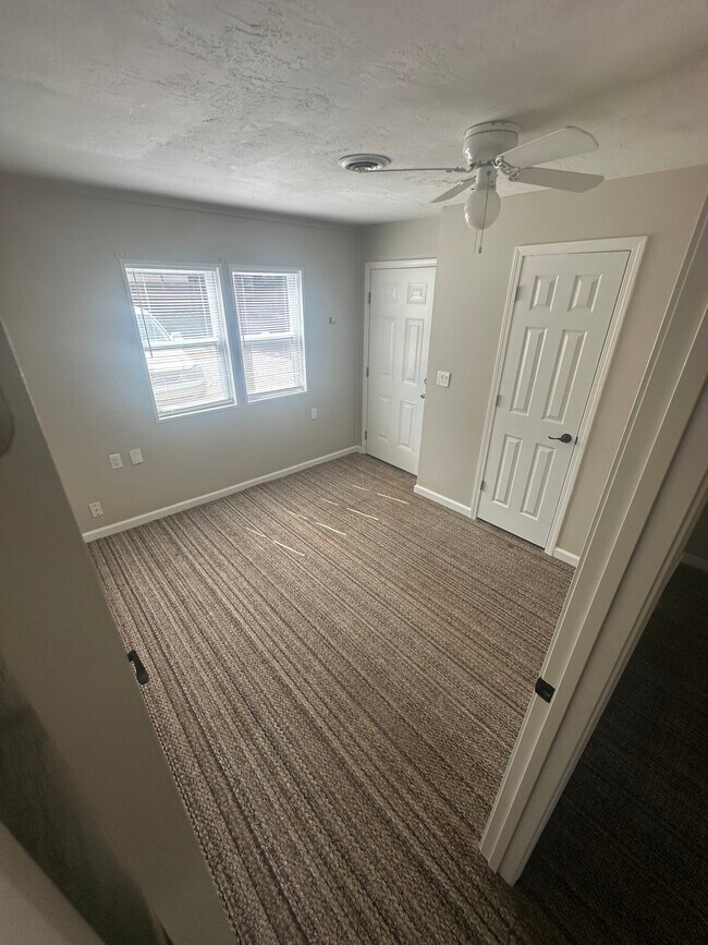 Building Photo - 2213 Crutchfield Ln