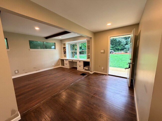 Building Photo - Fully Remodeled in the Heart of West Homewood - Welcome Home