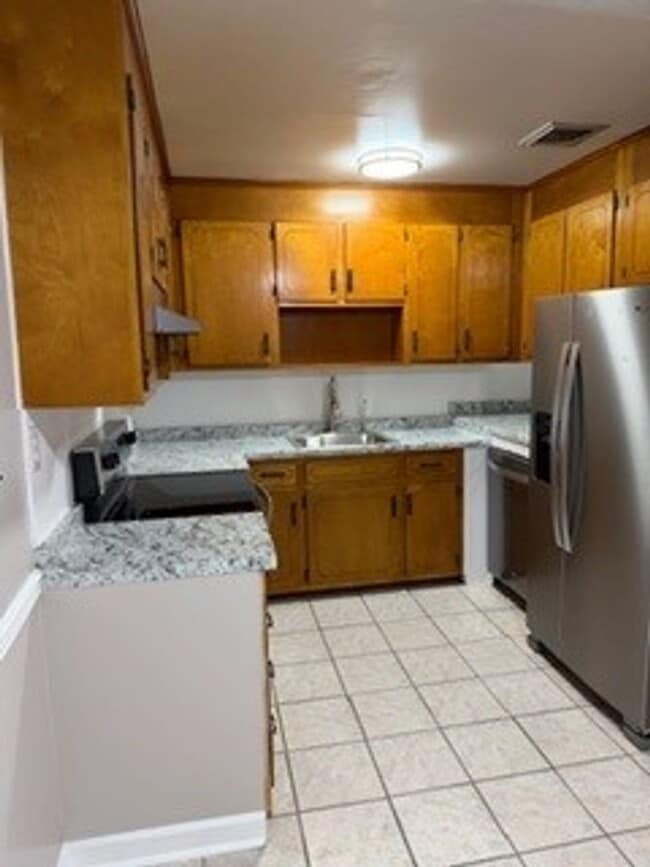 Building Photo - BROMLEY