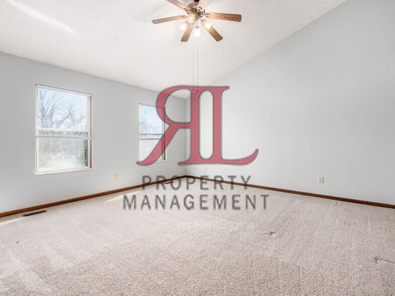 Building Photo - 9326 Tahoma St