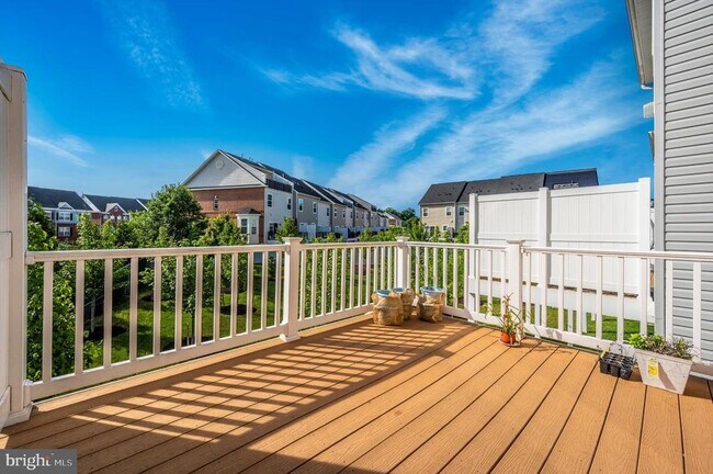 Building Photo - 7780 Dagny Wy