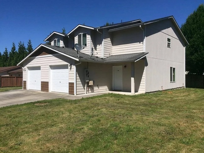 Primary Photo - 3bed/2.5 bath home available NOW! Pet frie...