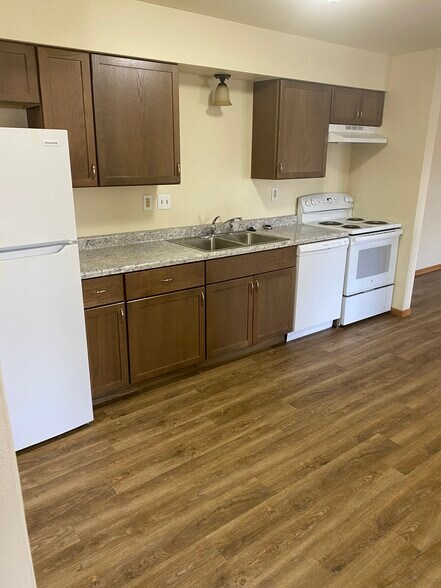 Building Photo - Arrowhead Pointe Apartments