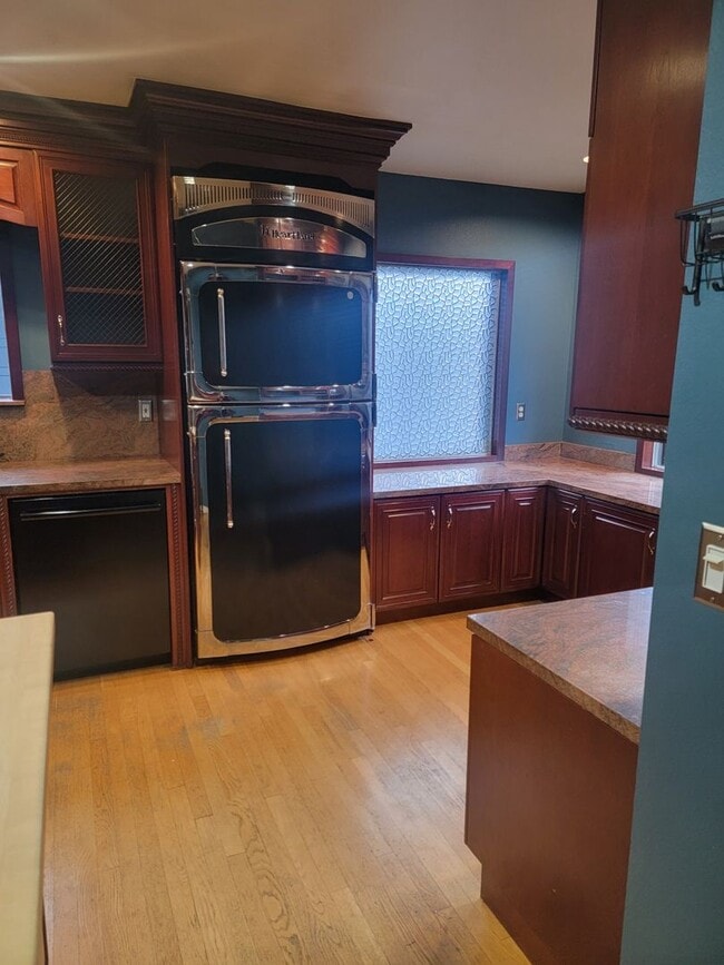 Building Photo - Gorgeous Tudor in Tacoma's North Slope Area