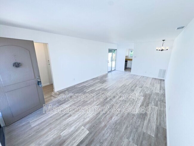 Building Photo - 4825 Northerly St