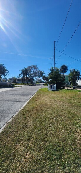 Gulf access - 13406 Boca Ciega Ave