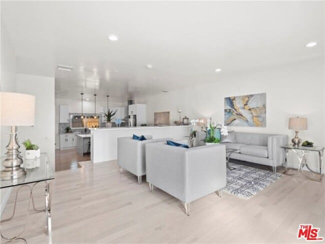 Building Photo - 17601 Rhoda St