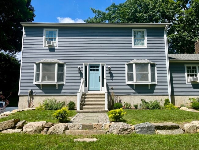 Primary Photo - 15 Old Witch Ct