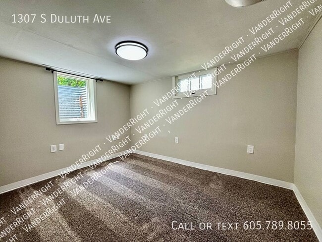 Building Photo - 1307 S Duluth Ave