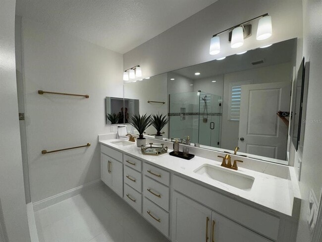 Building Photo - 16001 Grafton Wy