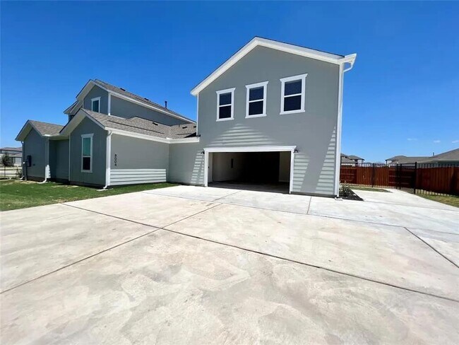 Back House (Entrance is on the right side). Unit is above the garage. Not sharing the main house wal - 8004 Corrigan Pass