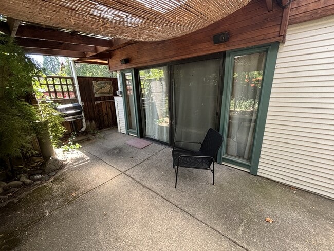 Building Photo - 1306 Reddy Ave