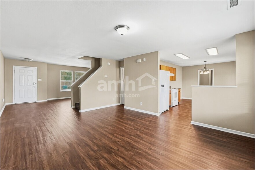 Building Photo - 2361 Blackthorn Dr