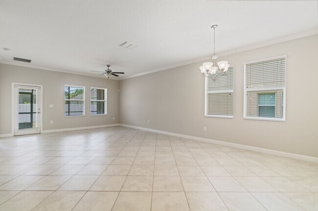 Building Photo - Spacious 4 bed, 3 Bath Terra Bella Home fo...