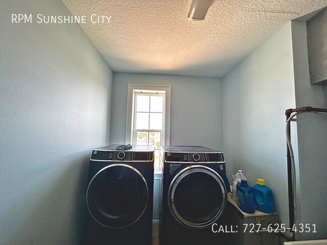 Building Photo - 468 137th Ave Cir