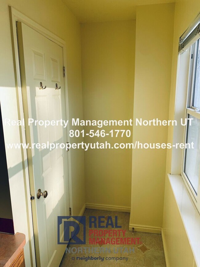 Building Photo - 2149 N 4650 W