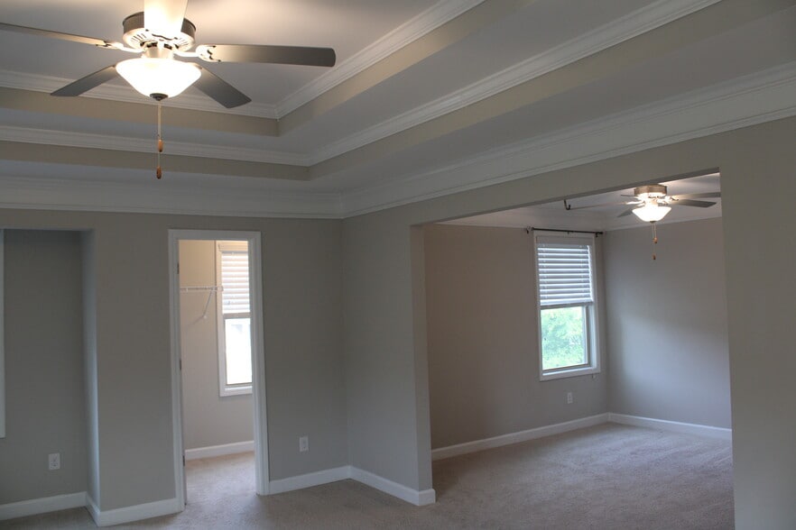Master B/R with owners retreat - 2940 Furlong Ct