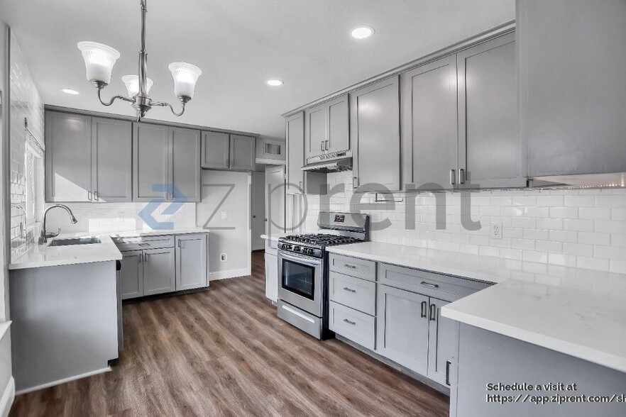 Building Photo - 1331 W Yale Ave