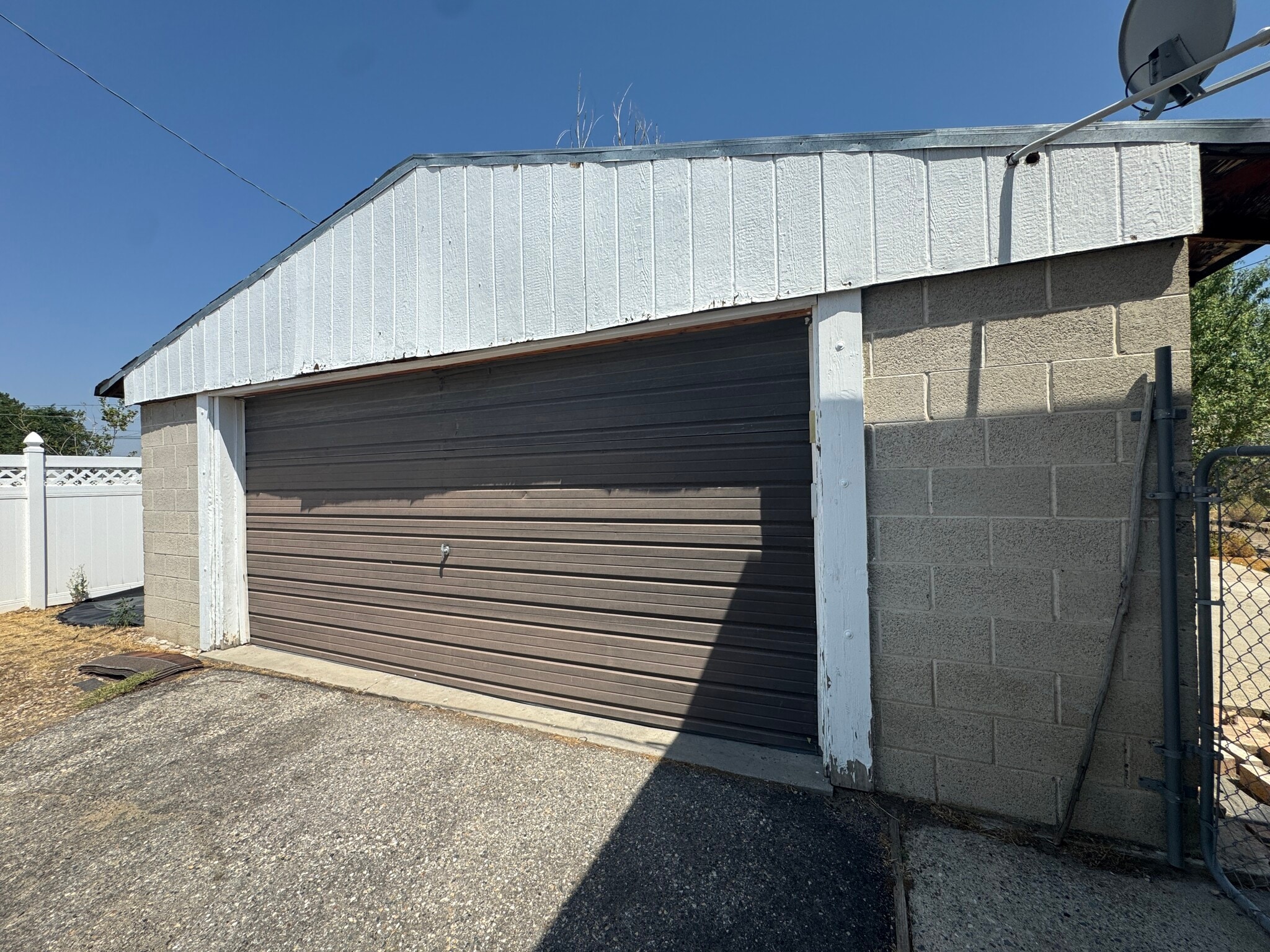 Building Photo - 7665 S 1000 E